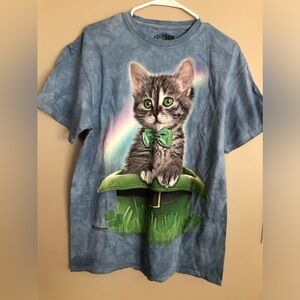 Adorable KITTEN in Leprechaun's Hat TShirt  THE MOUNTAIN 2016  Size L